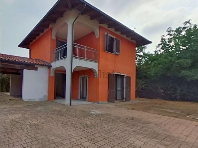 Casa in vendita a Stroppiana, Vercelli