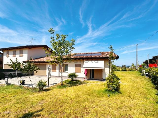 Casa in vendita a Unione di comuni Terre di Castelli, Vignola