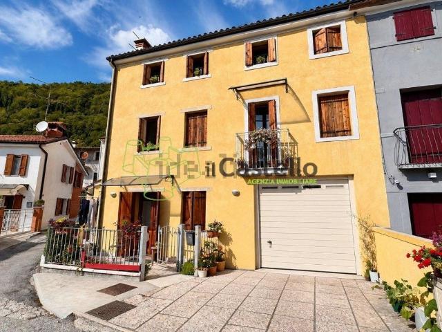 Casa in vendita a Valdobbiadene, Treviso