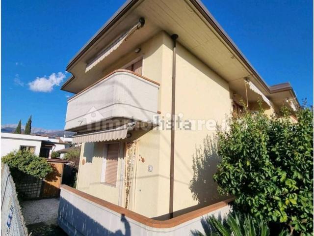 Casa in vendita a Marina di Massa, Marina Di Massa