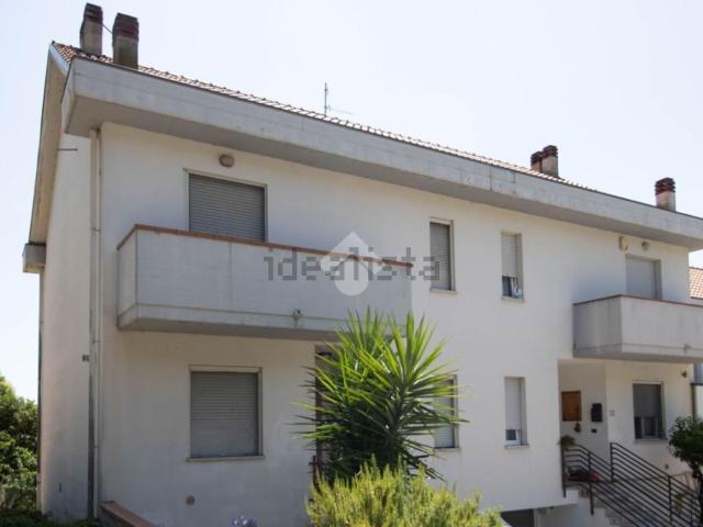 Casa in vendita a Unione dei Comuni della Val Vibrata, Sant'omero