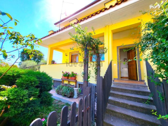Casa in vendita a Calcata Vecchia, Calcata