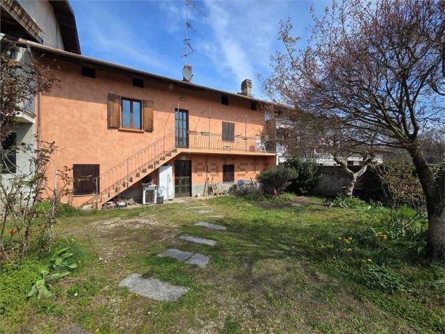 Casa in vendita a Piemonte, Novara