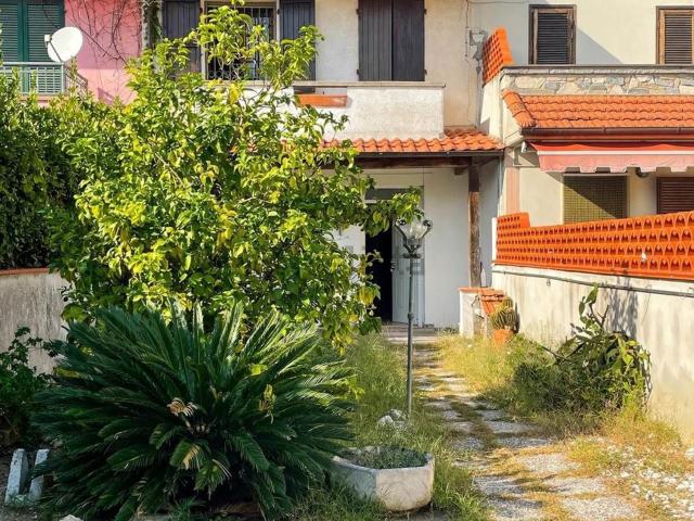 Casa in vendita a Torre del Lago Puccini, Viareggio