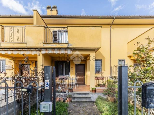 Casa in vendita a Barbarano Romano, Lazio