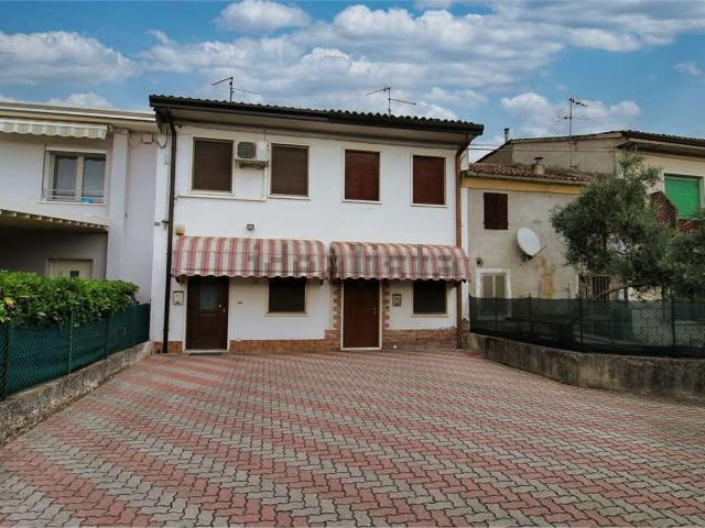 Casa in vendita a Arcole, Verona