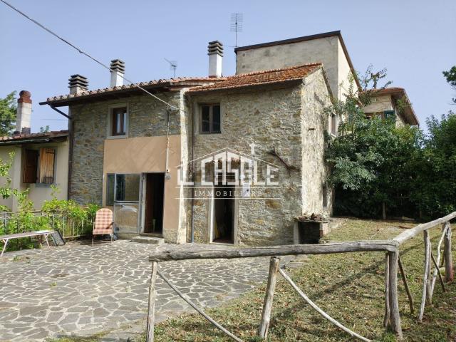 Casa in vendita a Piandrati, Dicomano