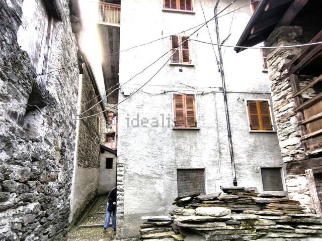 Casa in vendita a Piedimeggiana, Piode