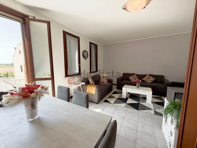 Casa in vendita a Moglia, Lombardia