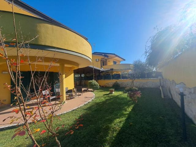 Casa in vendita a Torrice, Lazio