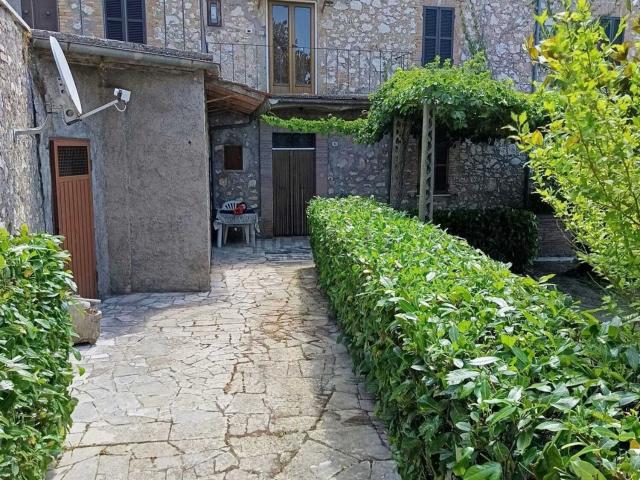 Casa in vendita a Porchiano del Monte, Amelia