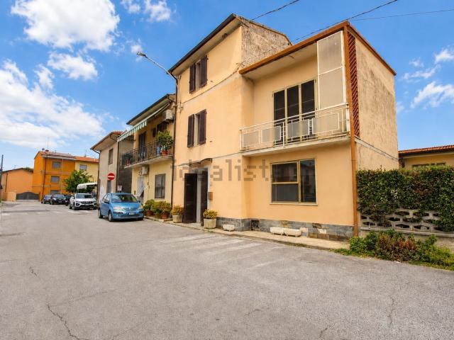 Casa in vendita a Vecchiano, Toscana