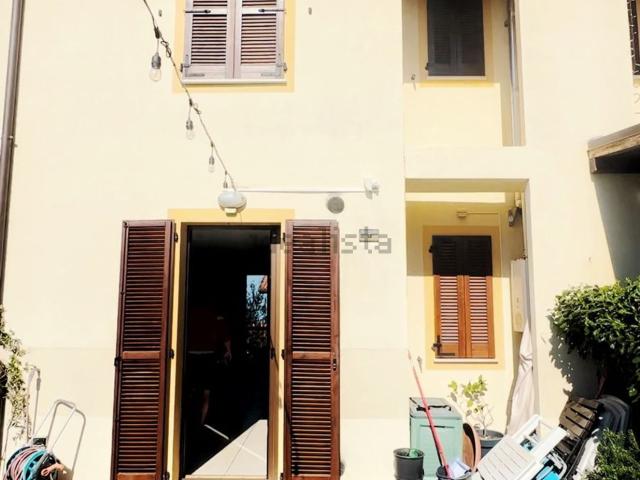 Casa in vendita a Vallefoglia, Marche