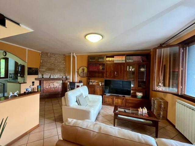 Casa in vendita a Vernio