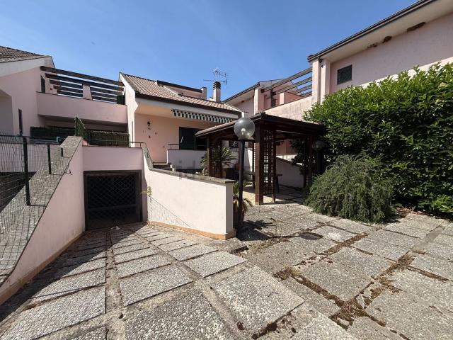 Casa in vendita a Salto Di Fondi, Lazio