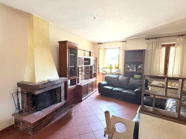 Casa in vendita a Ponte San Pietro, Bagni Di Lucca Ponte
