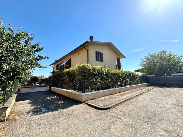 Casa in vendita a Trovo, Lombardia