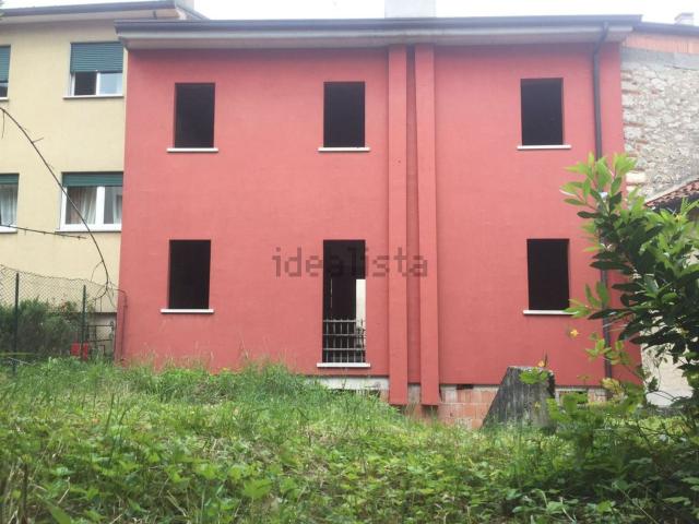 Casa in vendita a Piovene Rocchette, Veneto