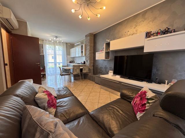 Casa in vendita a Trezzano Sul Naviglio, Lombardia