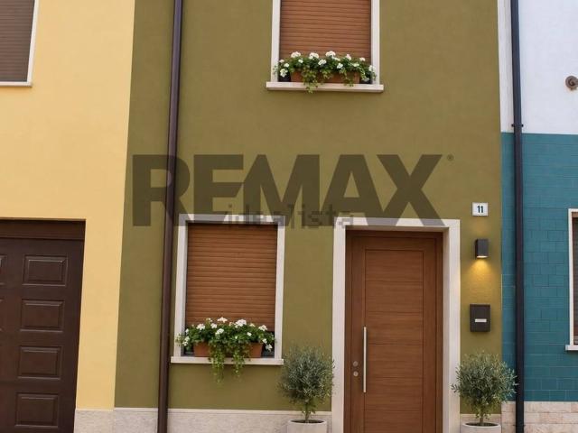 Casa in vendita a Commessaggio, Mantova
