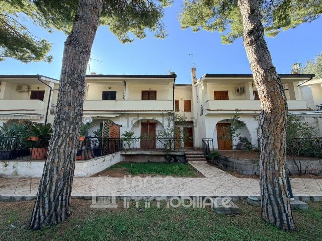 Casa in vendita a La Petrosa, Calabria