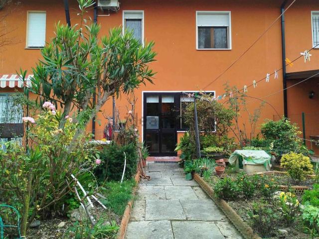 Casa in vendita a Unione Comuni Modenesi Area Nord, Mirandola