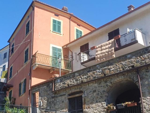 Casa in vendita a Varese Ligure, Liguria