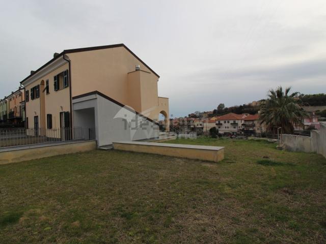 Casa in vendita a Borgo Castello, Loano