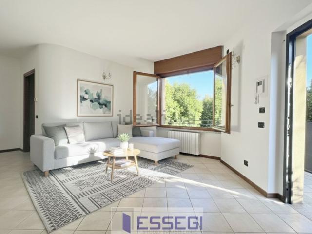 Casa in vendita a Inverigo, Como