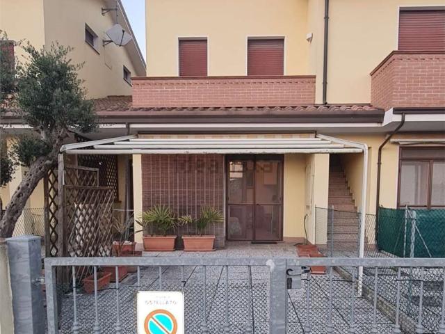Casa in vendita a Ostellato, Reggio Emilia