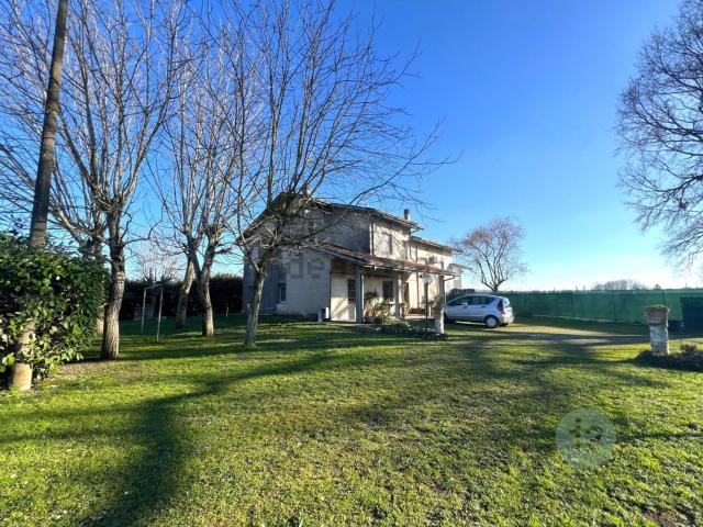 Casa in vendita a Unione Comuni Modenesi Area Nord, Mirandola