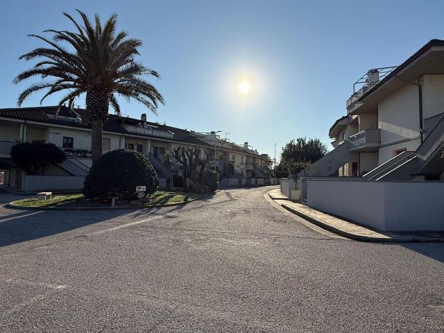 Casa in vendita a Faleriense, Marche