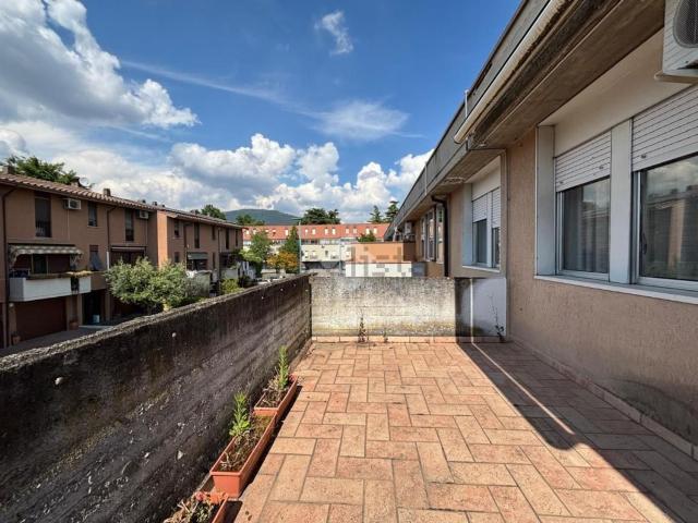 Casa in vendita a Zona Est, Brescia