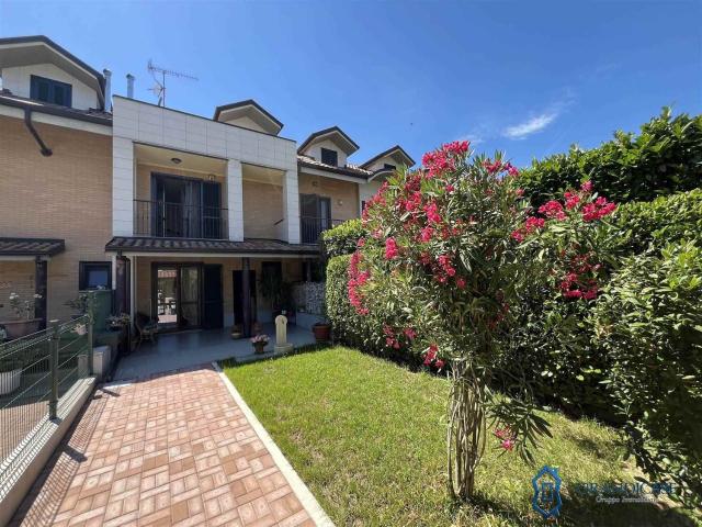 Casa in vendita a Montegiove, Piemonte