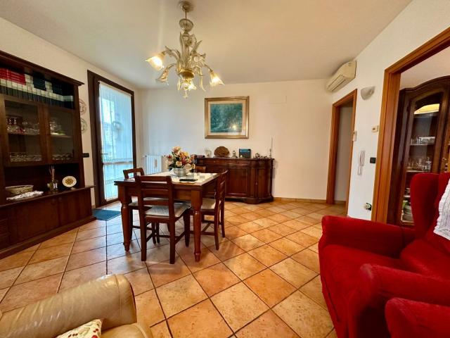 Casa in vendita a Ferrara, Reggio Emilia