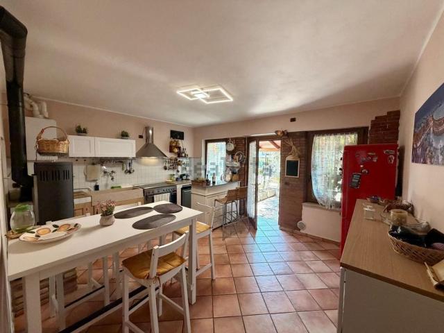 Casa in vendita a Sommacampagna, Veneto