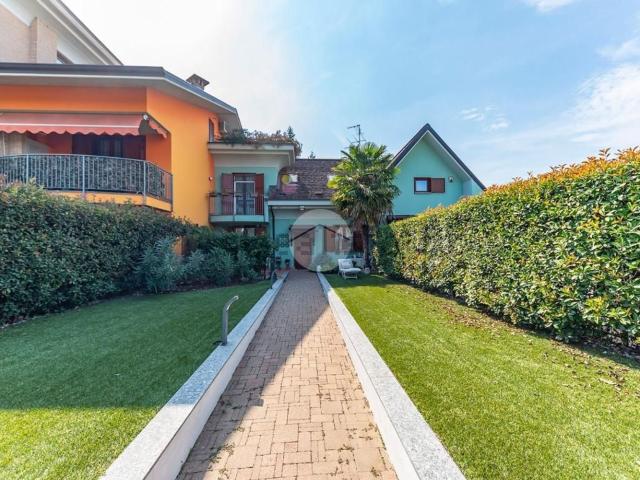 Casa in vendita a Uboldo, Varese