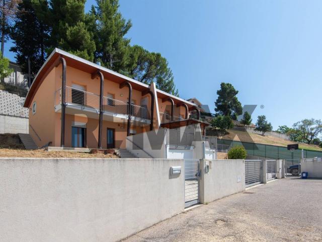 Casa in vendita a Montesilvano Colle, Montesilvano