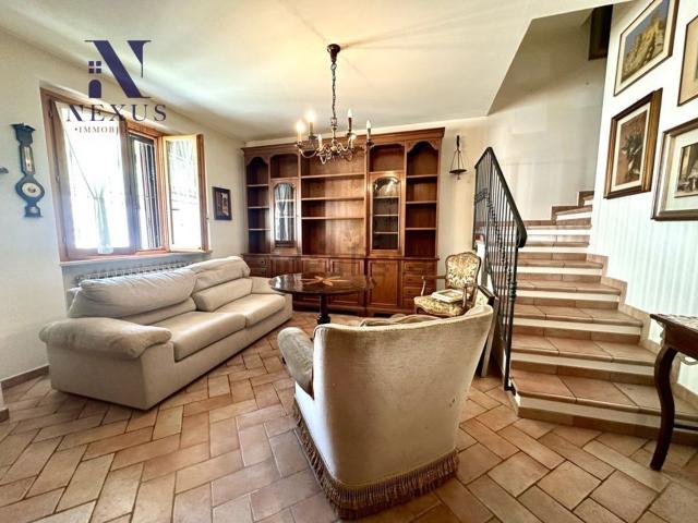 Casa in vendita a Molinaccio, Marche