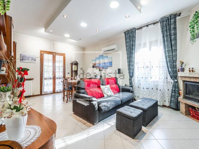 Casa in vendita a Re, Reggio Emilia