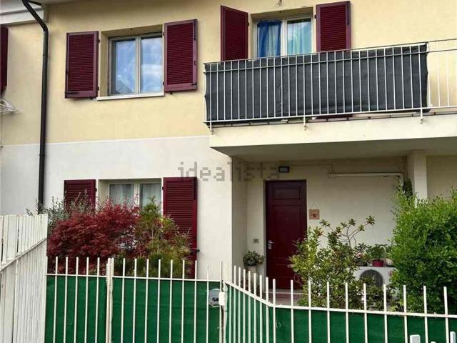 Casa in vendita a Villongo, Lombardia