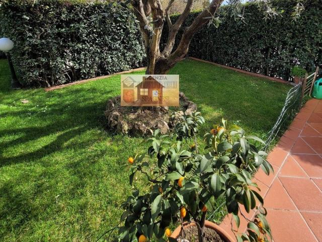 Casa in vendita a La Villa, Campi Bisenzio