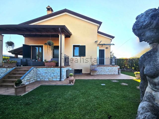 Casa in vendita a Sarzana, Liguria