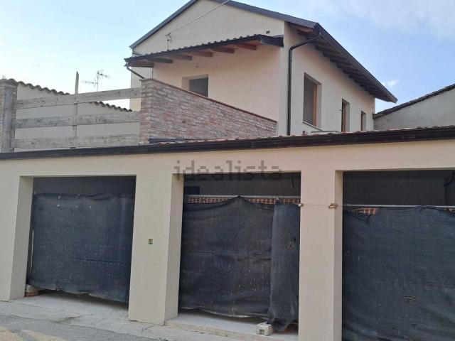 Casa in vendita a Borgonovo Val Tidone, Reggio Emilia