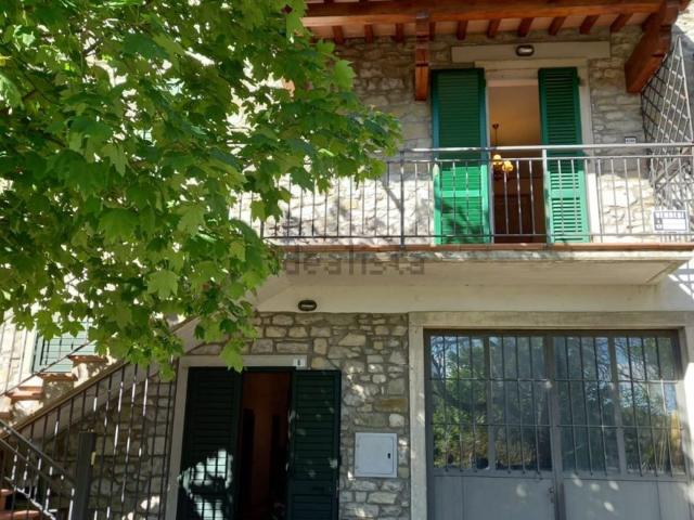 Casa in vendita a Corezzo, Chiusi della Verna