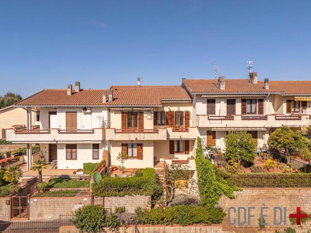 Casa in vendita a Unione di Comuni Montani Colline del Fiora, Pitigliano