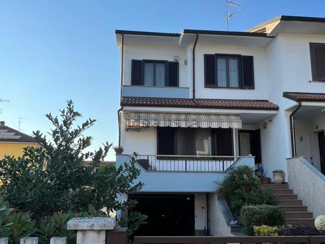Casa in vendita a Mortara, Pavia
