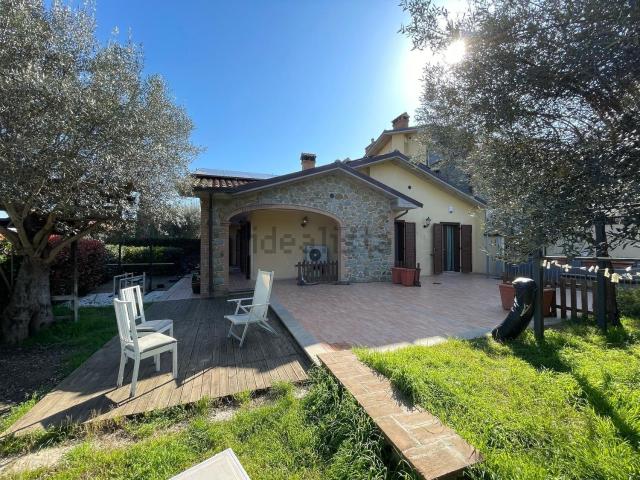 Casa in vendita a Tuoro Sul Trasimeno, Umbria