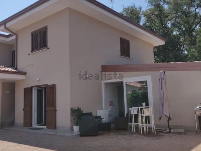 Casa in vendita a Franceschetti, Cisterna Di Latina