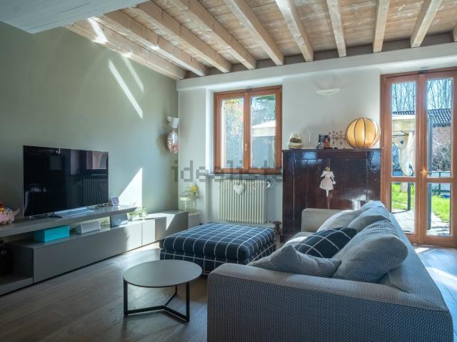 Casa in vendita a Siziano, Lombardia